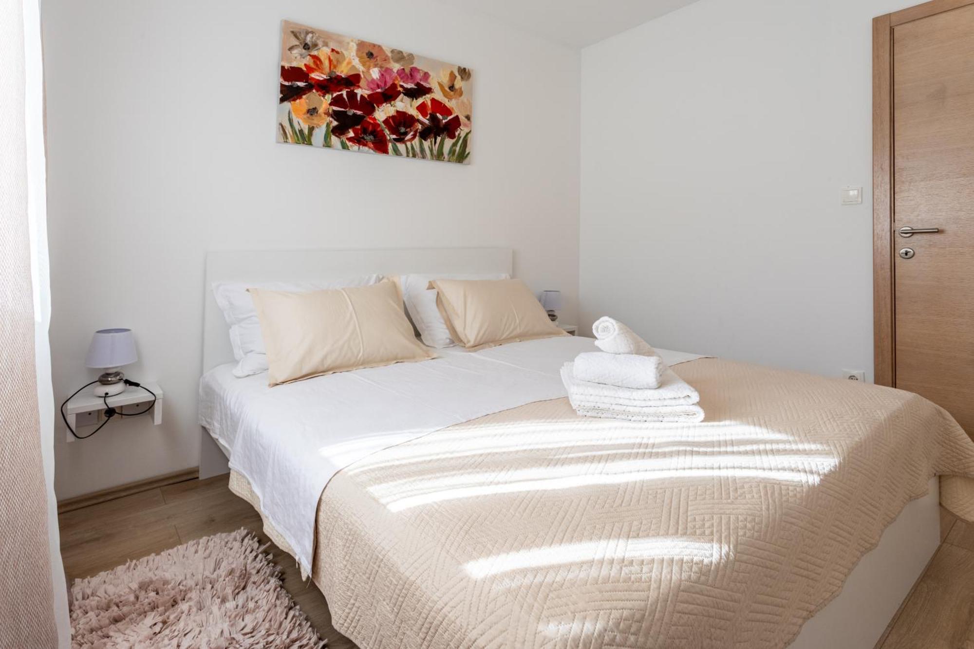 Villa Ana Perfect For Families With Kids And Groups,House With Heated Pool โปดสตรานา ภายนอก รูปภาพ